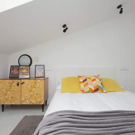 Cityview Two-storey Hala Mirowska By Renters *