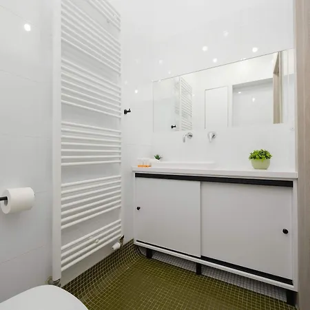 アパート Cityview Two-storey Hala Mirowska By Renters ワルシャワ
