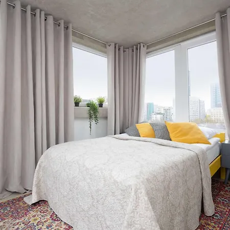 アパート Cityview Two-storey Hala Mirowska By Renters ワルシャワ